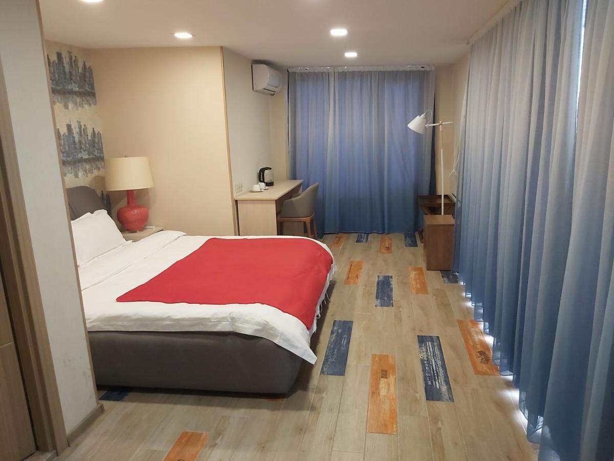 Veranda Tiflis Dış mekan fotoğraf